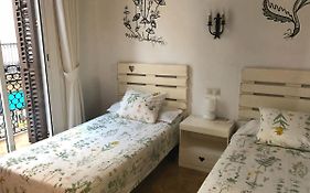Hostal Parellades